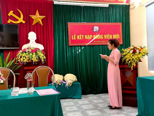 đọc lời tuyên thệ